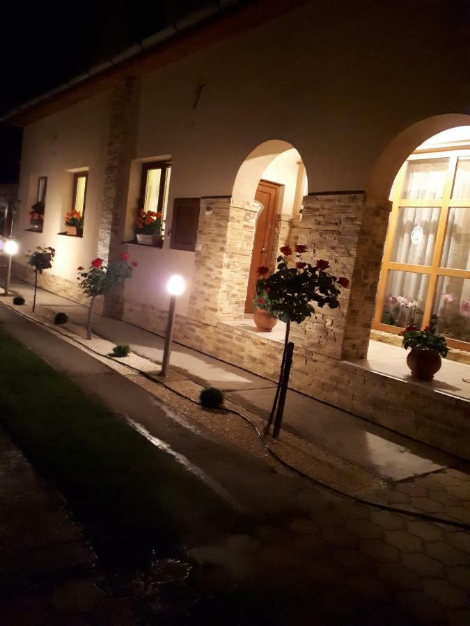 Anna Bathory Apartmanhaz Hajdúszoboszló Zewnętrze zdjęcie